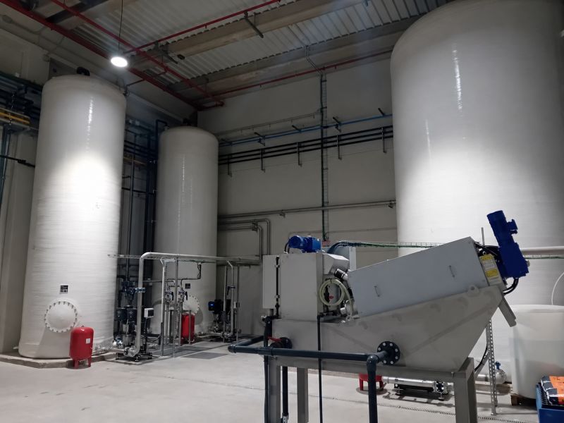 Sistema industrial de tratamiento de aguas